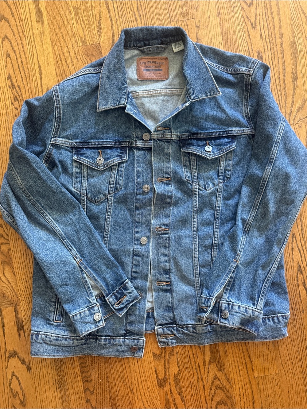Levi's Men's Light Blue Denim Jacket - Classic Trucker Style